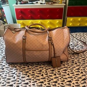 Steve Madden Large Travel Weekend Overnight Duffel Bag NWT. Never used!